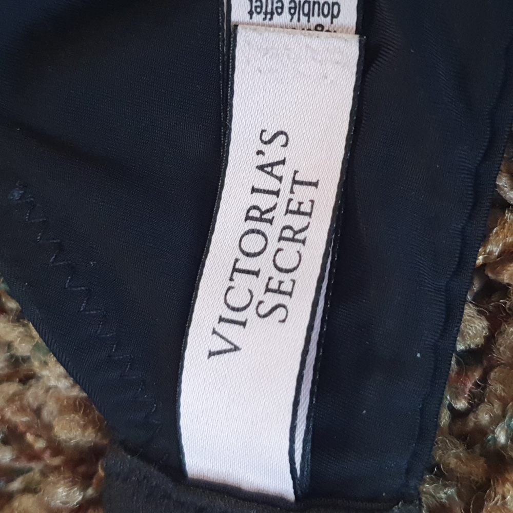 Victoria’s Secret T-Shirt Lightly Lined Wireless Bra w/ Logo Straps, Size 34DD - Picture 6 of 9